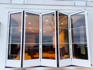 درب اتوماتیک شیشه ای تاشو