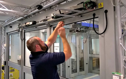 تعمیر درب اتوماتیک شیشه‌ای